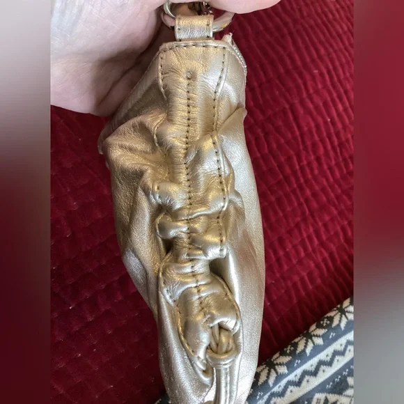 Vtg Banana Republic Gold Leather, bag with shoulder chain - Picture 6 of 15